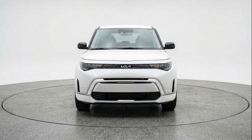 Snow White Pearl 2025 Kia Soul LX
