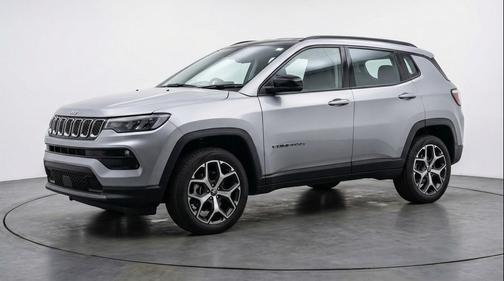 Silver Zynith Metallic Clearcoat 2025 Jeep Compass Limited