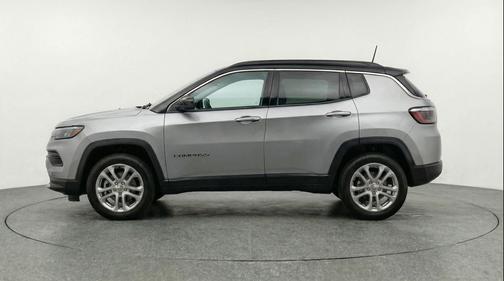Silver Zynith Metallic Clearcoat 2025 Jeep Compass Limited