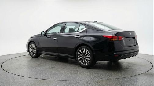 Super Black 2025 Nissan Altima SV FWD
