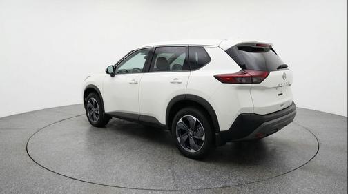 Everest White Pearl Tricoat 2025 Nissan Rogue SV