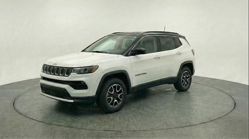 Bright White Clearcoat 2025 Jeep Compass Trailhawk