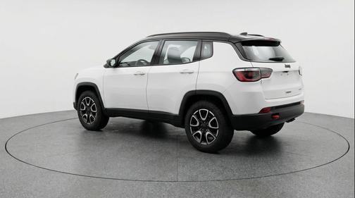Bright White Clearcoat 2025 Jeep Compass Trailhawk