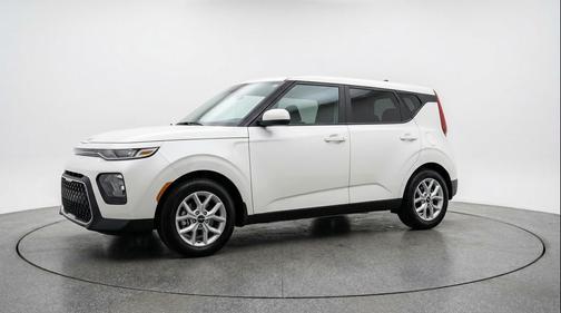 Snow White Pearl 2025 Kia Soul LX