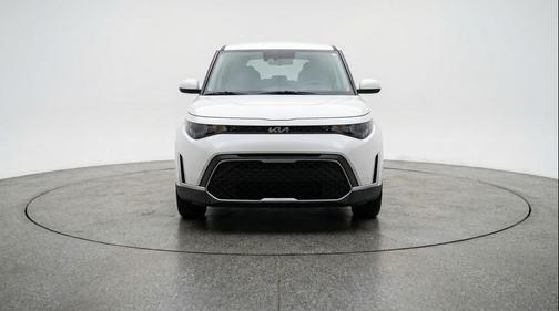 Snow White Pearl 2025 Kia Soul LX