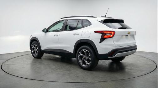 Summit White 2025 Chevrolet Trax LT