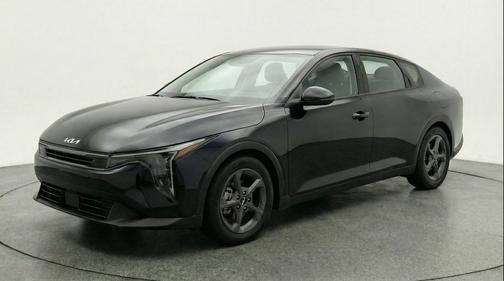 Aurora Black Pearl 2025 Kia K4 LXS