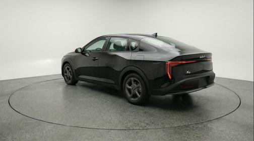 Aurora Black Pearl 2025 Kia K4 LXS