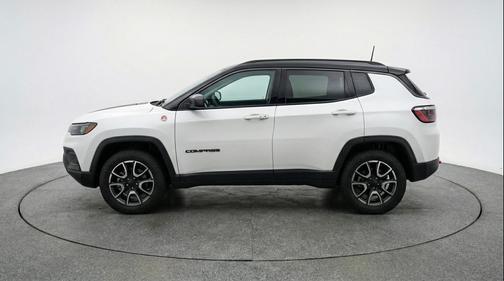 Bright White Clearcoat 2025 Jeep Compass Trailhawk