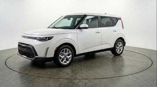 Snow White Pearl 2025 Kia Soul LX
