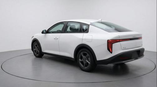 Snow White Pearl 2025 Kia K4 LXS
