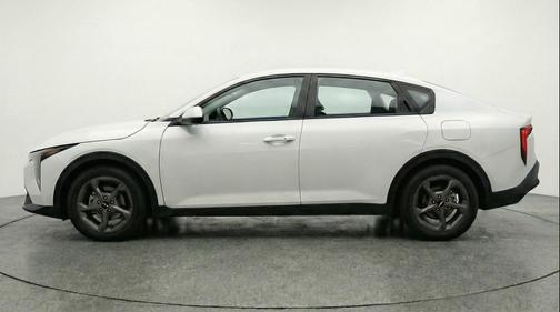 Snow White Pearl 2025 Kia K4 LXS
