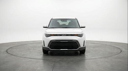 Snow White Pearl 2025 Kia Soul LX