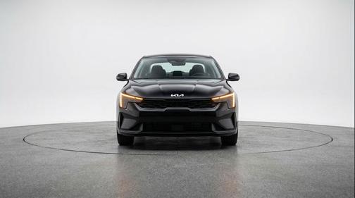 Aurora Black Pearl 2025 Kia K4 LXS