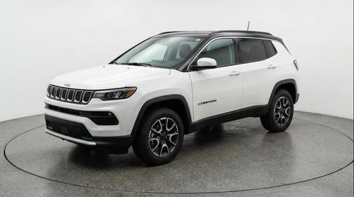 Bright White Clearcoat 2025 Jeep Compass Trailhawk