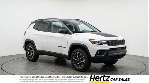 Bright White Clearcoat 2025 Jeep Compass Trailhawk