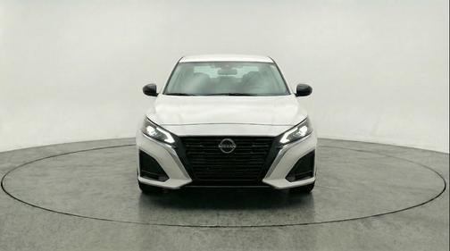 Glacier White 2025 Nissan Altima SV FWD