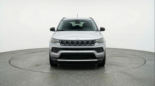 Silver Zynith Metallic Clearcoat 2025 Jeep Compass Limited