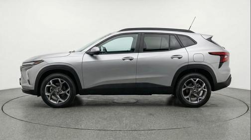 Moonstone Gray Metallic 2025 Chevrolet Trax LT