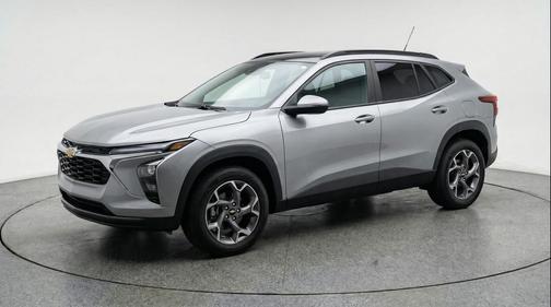Moonstone Gray Metallic 2025 Chevrolet Trax LT