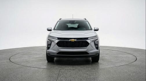 Moonstone Gray Metallic 2025 Chevrolet Trax LT