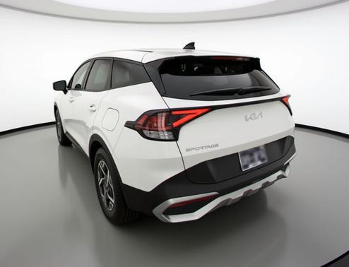 Glacial White Pearl 2025 Kia Sportage LX