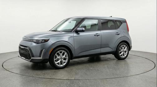 Gravity Gray 2025 Kia Soul LX