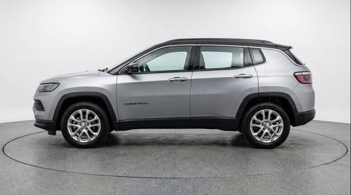 Silver Zynith Metallic Clearcoat 2025 Jeep Compass Limited