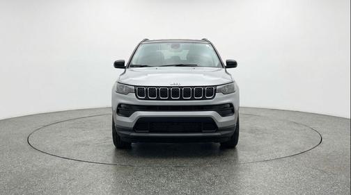 Silver Zynith Metallic Clearcoat 2025 Jeep Compass Limited