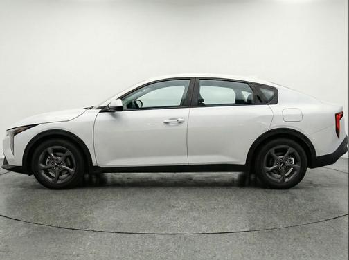 Snow White Pearl 2025 Kia K4 LXS
