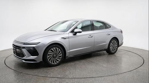 Aero Silver 2025 Hyundai SONATA Hybrid SE