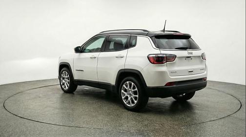 Bright White Clearcoat 2025 Jeep Compass Limited
