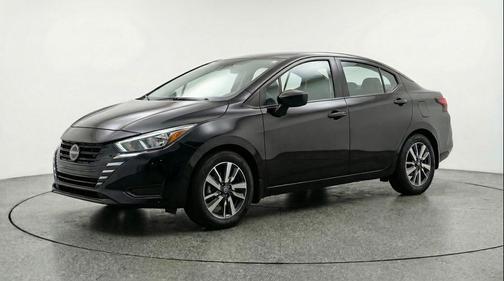 Super Black 2025 Nissan Versa 1.6 SV