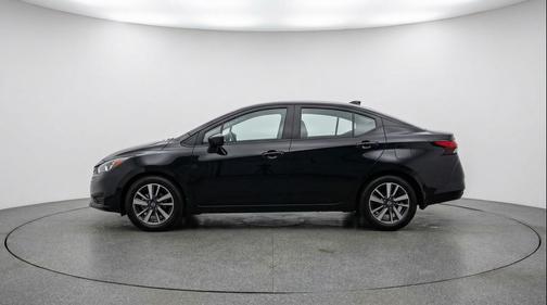 Super Black 2025 Nissan Versa 1.6 SV