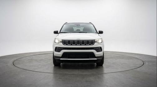Bright White Clearcoat 2025 Jeep Compass Limited