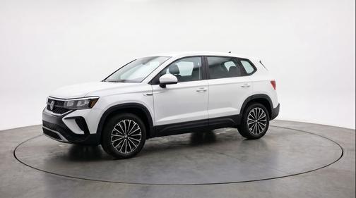 Pure White 2025 Volkswagen Taos 1.5T SE