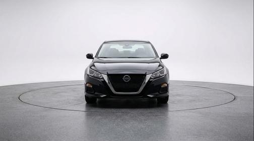 Super Black 2025 Nissan Altima SV FWD