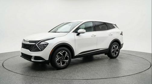 Glacial White Pearl 2025 Kia Sportage LX