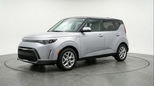 Steel Gray 2025 Kia Soul LX