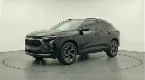Mosaic Black Metallic 2025 Chevrolet Trax LT