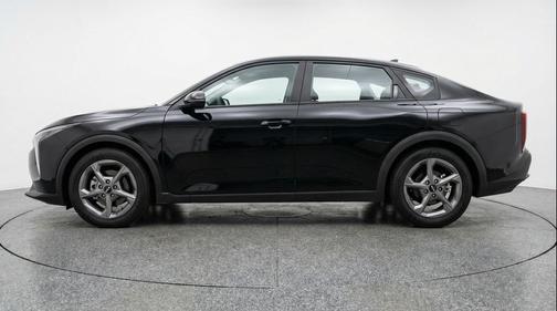 Aurora Black Pearl 2025 Kia K4 LXS