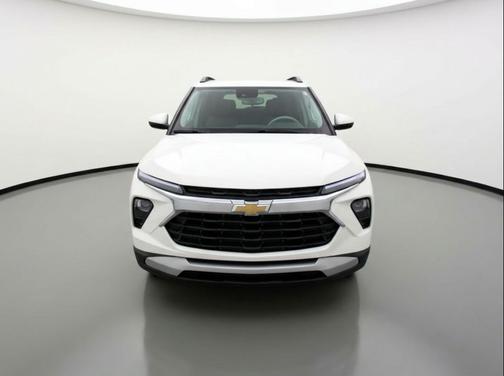 Summit White 2025 Chevrolet Trailblazer LT