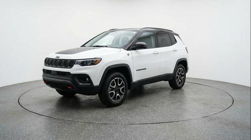 Bright White Clearcoat 2025 Jeep Compass Trailhawk