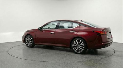 Garnet Pearl Metallic 2025 Nissan Altima SV FWD