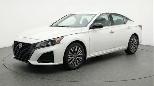 Glacier White 2025 Nissan Altima SV FWD