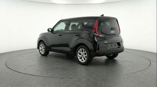 Fusion Black 2025 Kia Soul LX