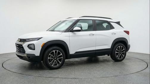 Summit White 2025 Chevrolet Trailblazer LT