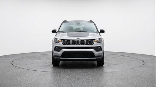 Silver Zynith Metallic Clearcoat 2025 Jeep Compass Limited