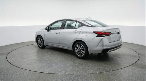 Gun Metallic 2025 Nissan Versa 1.6 SV