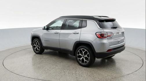 Silver Zynith Metallic Clearcoat 2025 Jeep Compass Limited